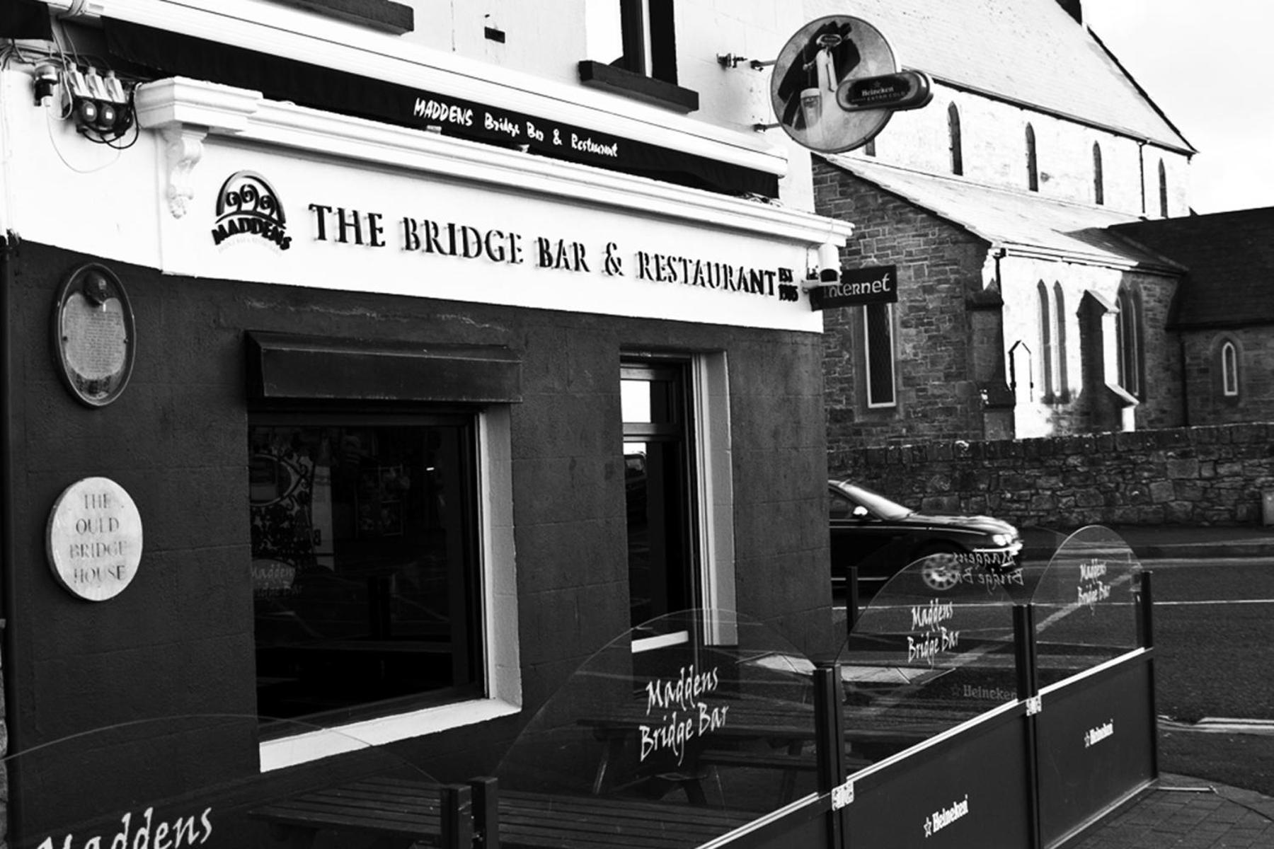 Maddens Bridge Bar & Guesthouse Bundoran Exterior photo