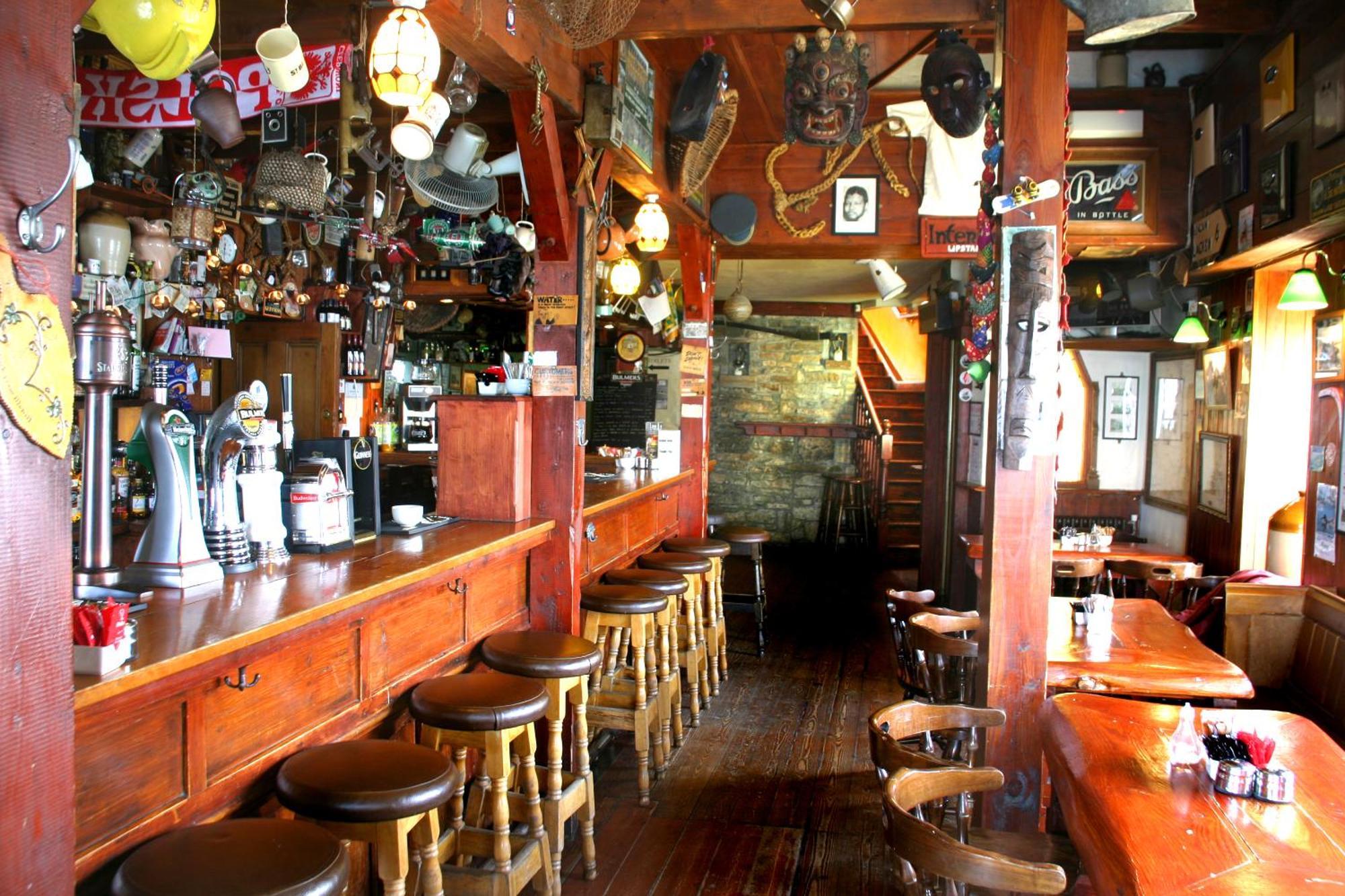 Maddens Bridge Bar & Guesthouse Bundoran Exterior photo