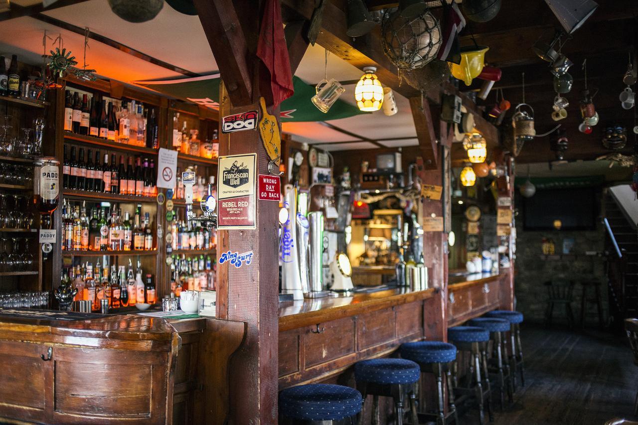 Maddens Bridge Bar & Guesthouse Bundoran Exterior photo